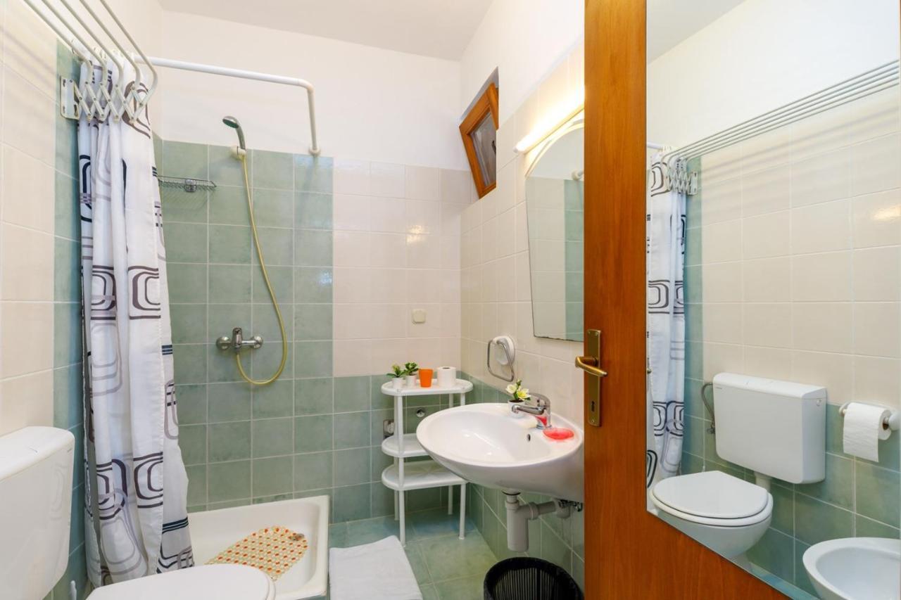 Pernar Guest house *