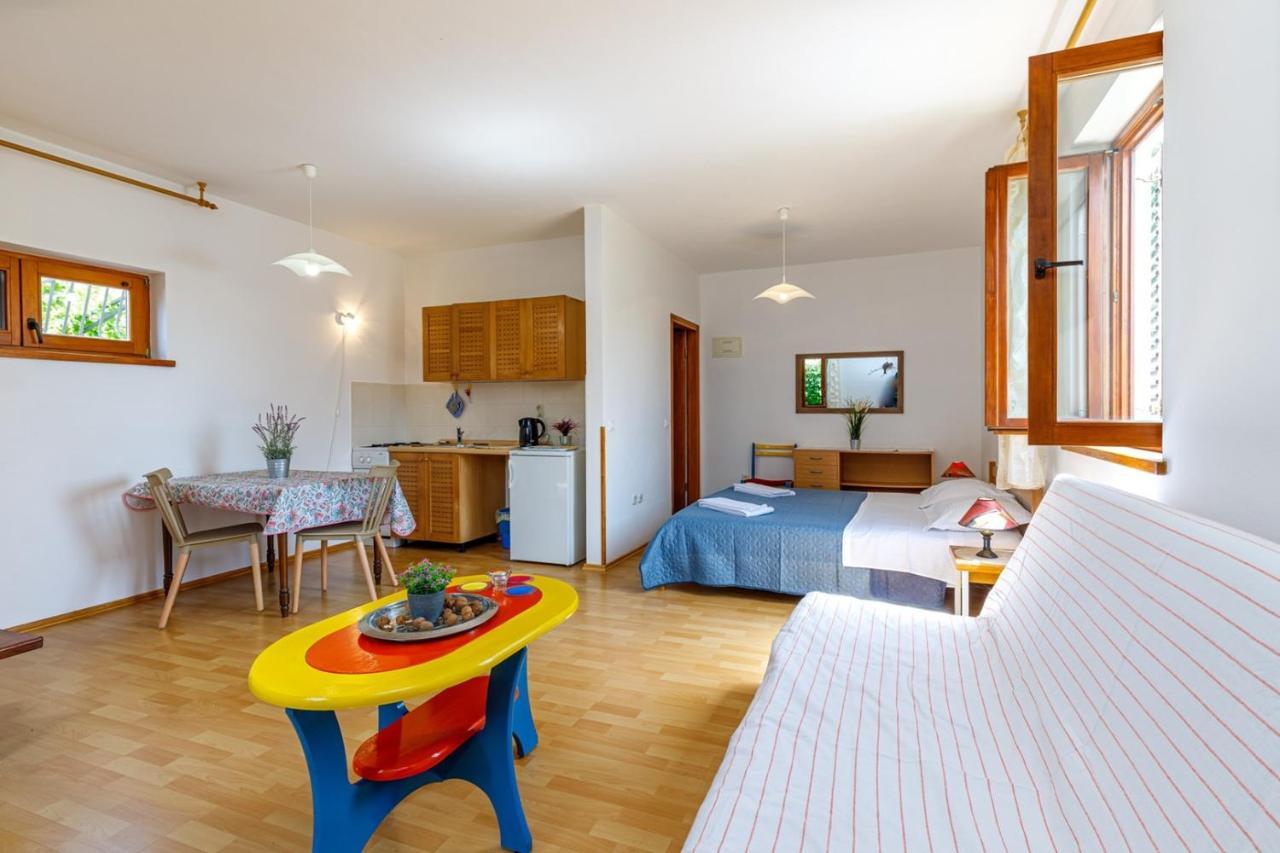 Guest house Pernar *